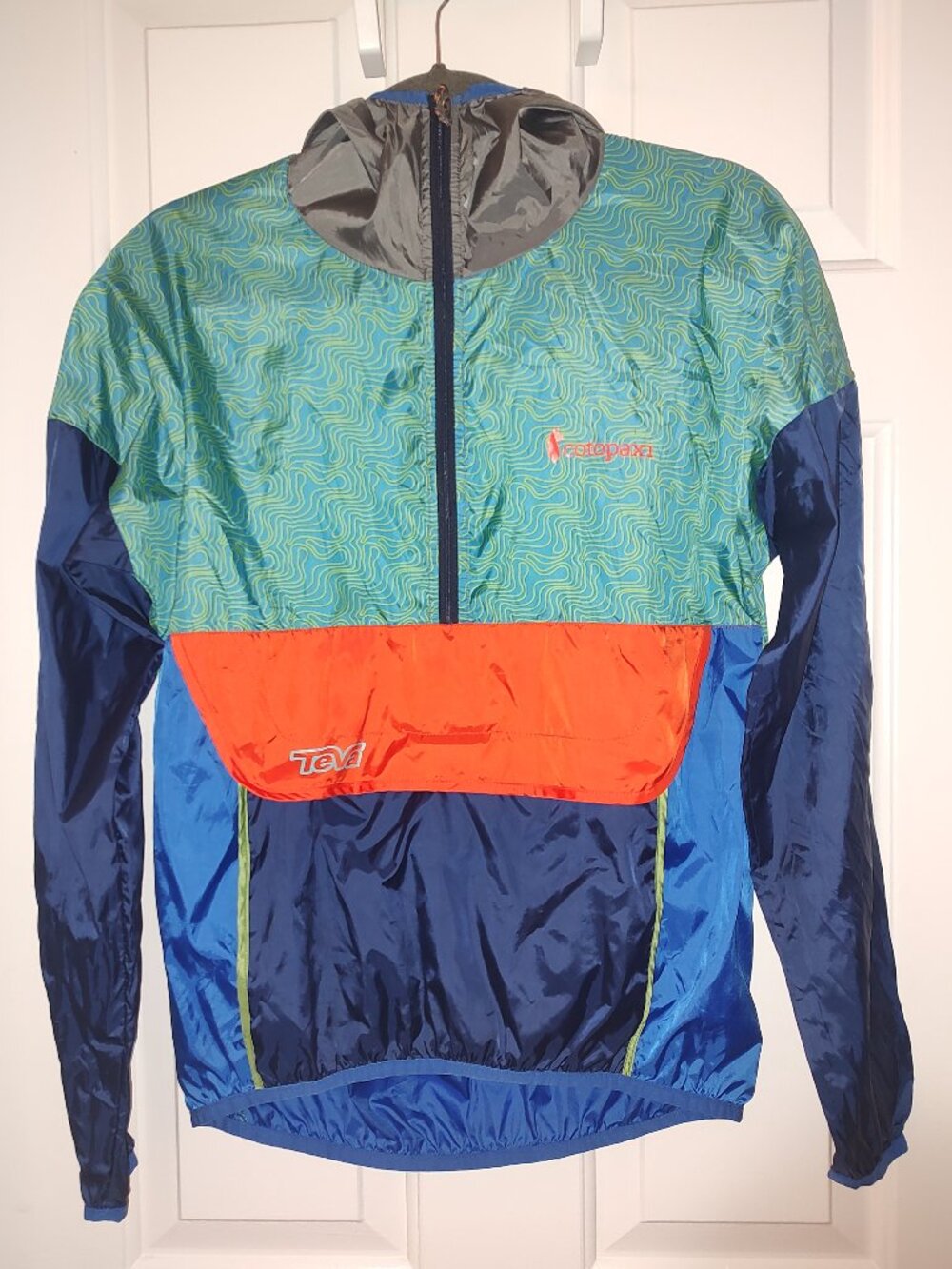 Cotopaxi Thin Rainjacket Size XS